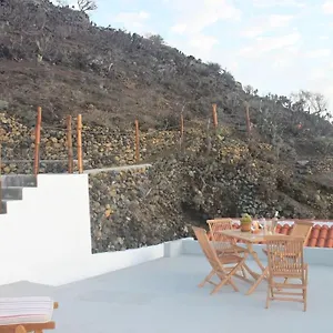 https://casa-los-bernales.in-canary-islands.com